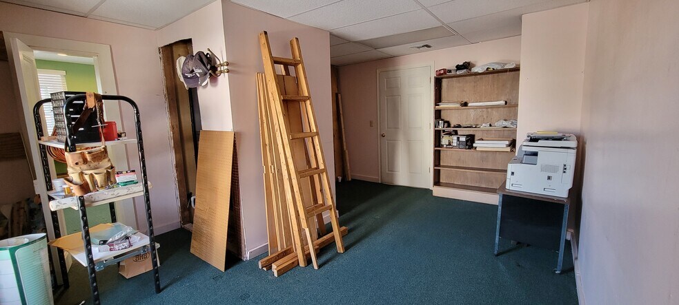More Photos Of 147 N Ocean Ave, Patchogue Office For Sale