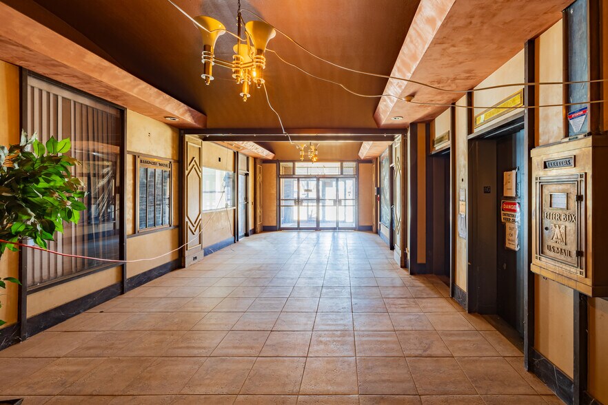 More Photos Of 114 E Broadway Ave, Enid Apartments For Lease