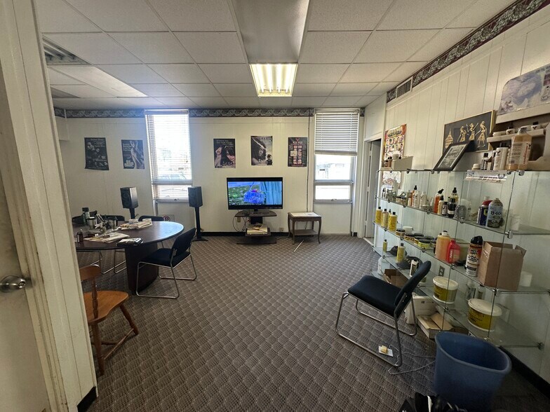 More Photos Of 3314 Millbranch Rd, Memphis Flex For Sale