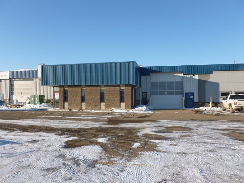 More Photos Of 8319 Chiles Industrial Av, Red Deer Warehouse For Lease