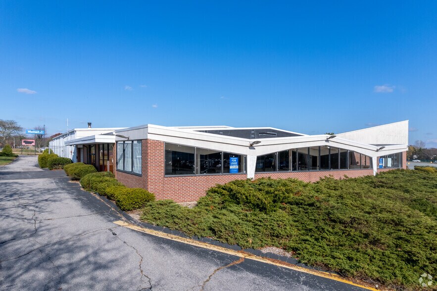 More Photos Of 248 Post Rd, Westerly Freestanding For Sale