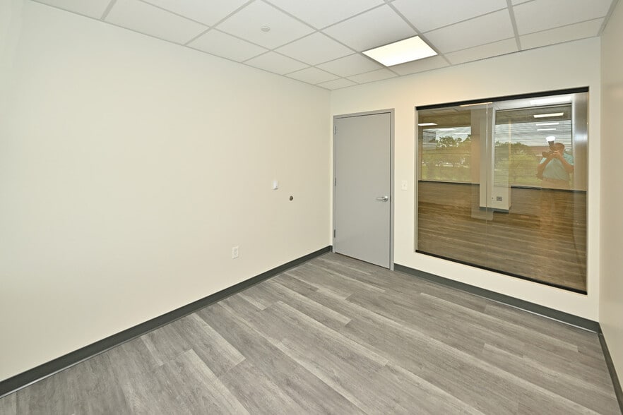 More Photos Of 50 Tice Blvd, Woodcliff Lake Office For Lease