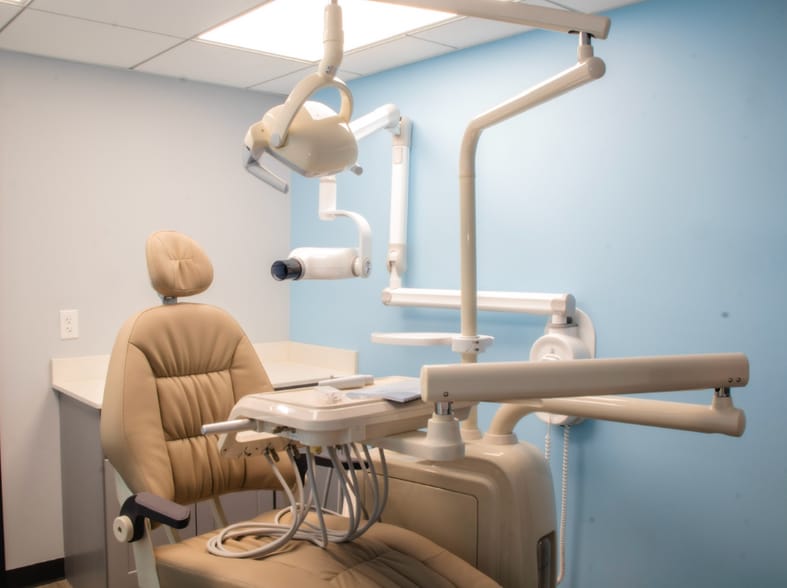 More Photos Of 826 Crescent St, Brockton Freestanding For Lease