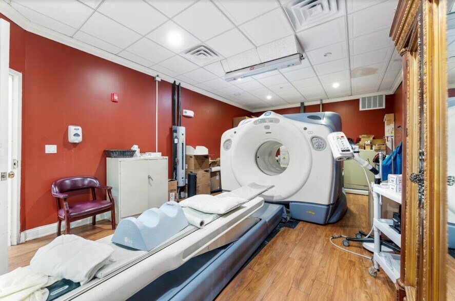 More Photos Of 230 E Ogden Ave, Hinsdale Medical For Lease