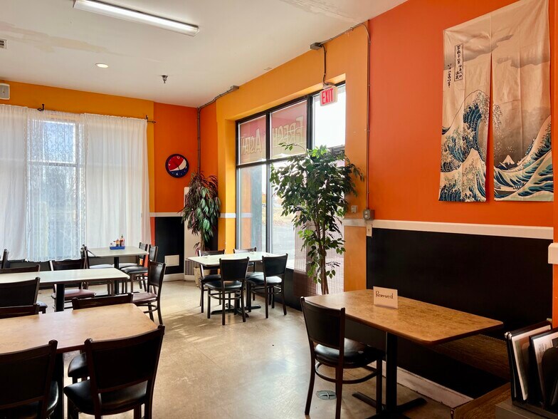 More Photos Of 3315 W Court St, Pasco Restaurant For Sale