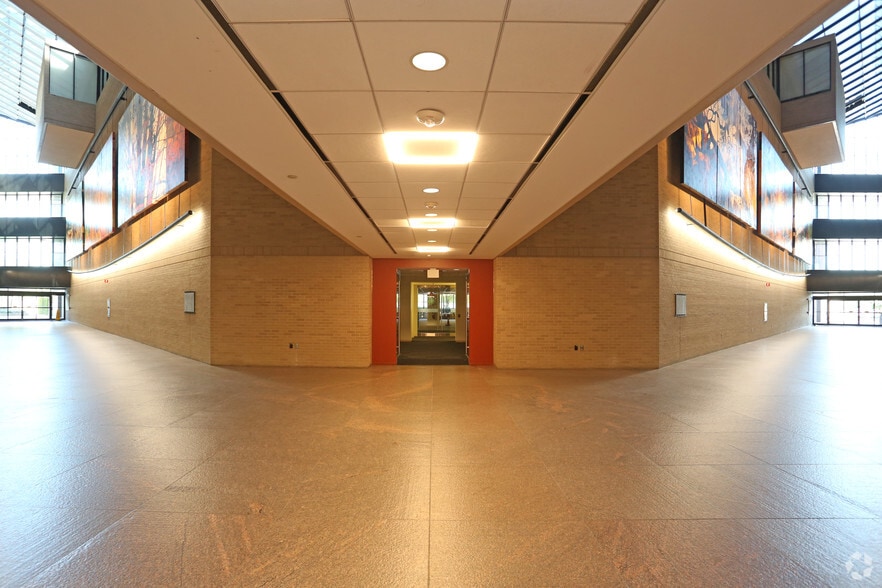 More Photos Of 4800 Fournace Pl, Bellaire Office For Lease