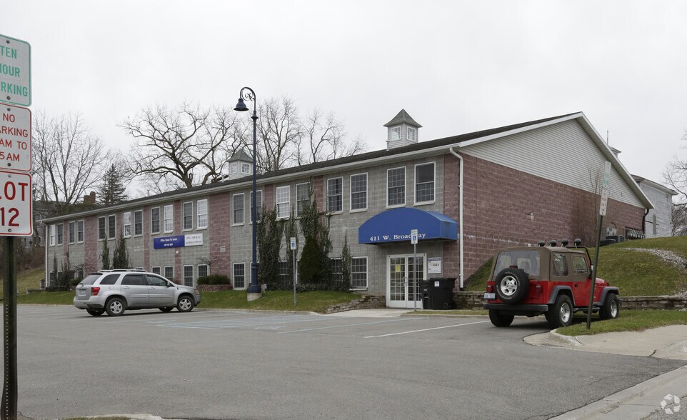 More Photos Of 411 W Broadway St, Mount Pleasant Office For Sale