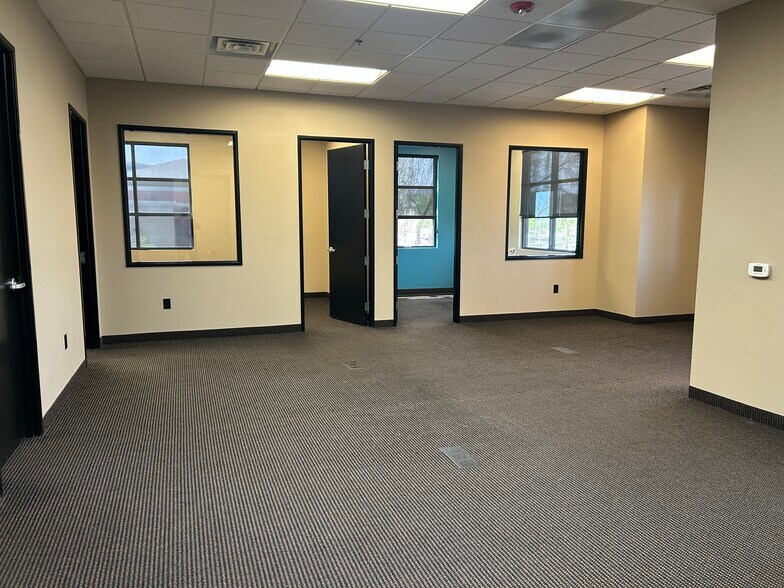 More Photos Of 50 S Stephanie St, Henderson Office For Lease