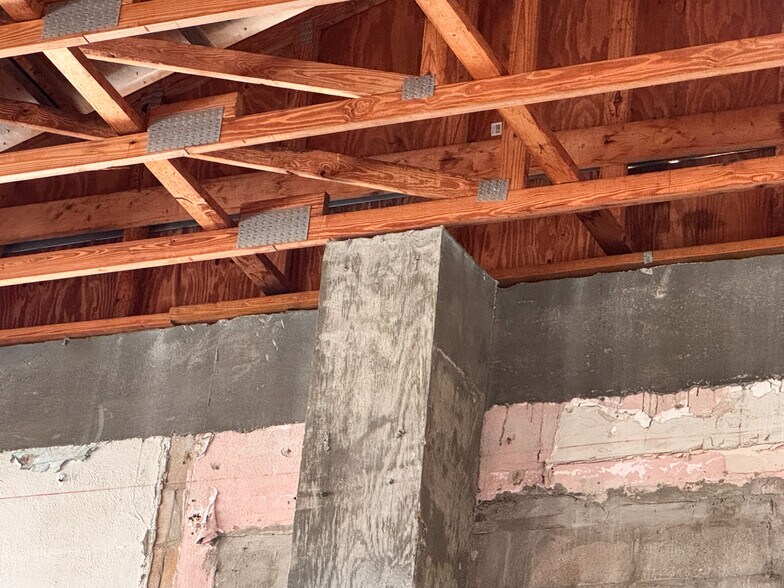 More Photos Of 701 W King St, Cocoa Warehouse For Sale