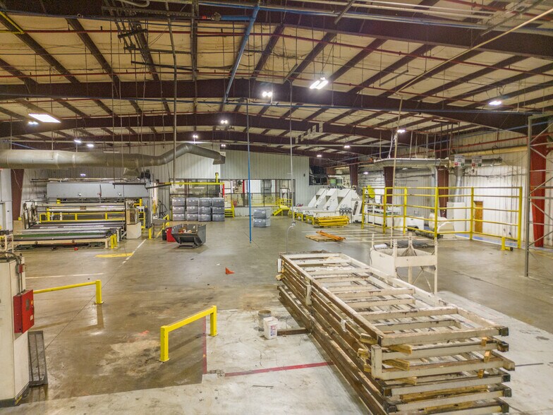 More Photos Of 221 Fabritek Dr, Columbus Manufacturing For Sale