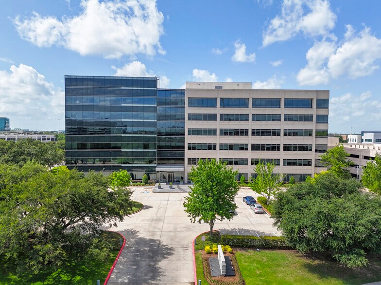 More Photos Of 6002 Rogerdale Rd, Houston Office For Lease