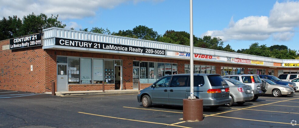 More Photos Of 580 Medford Ave, Patchogue Freestanding For Lease