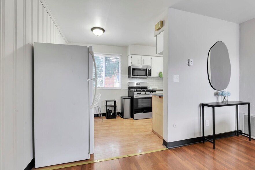 More Photos Of 27 W 8th Ave, Columbus Apartments For Sale