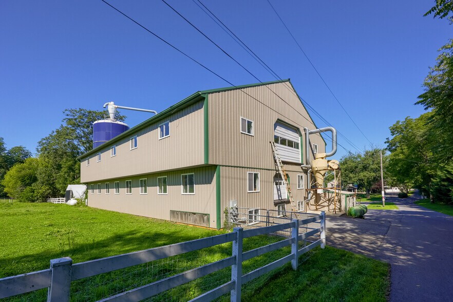 More Photos Of 197 Pencroft Dr N, Holtwood Industrial For Sale