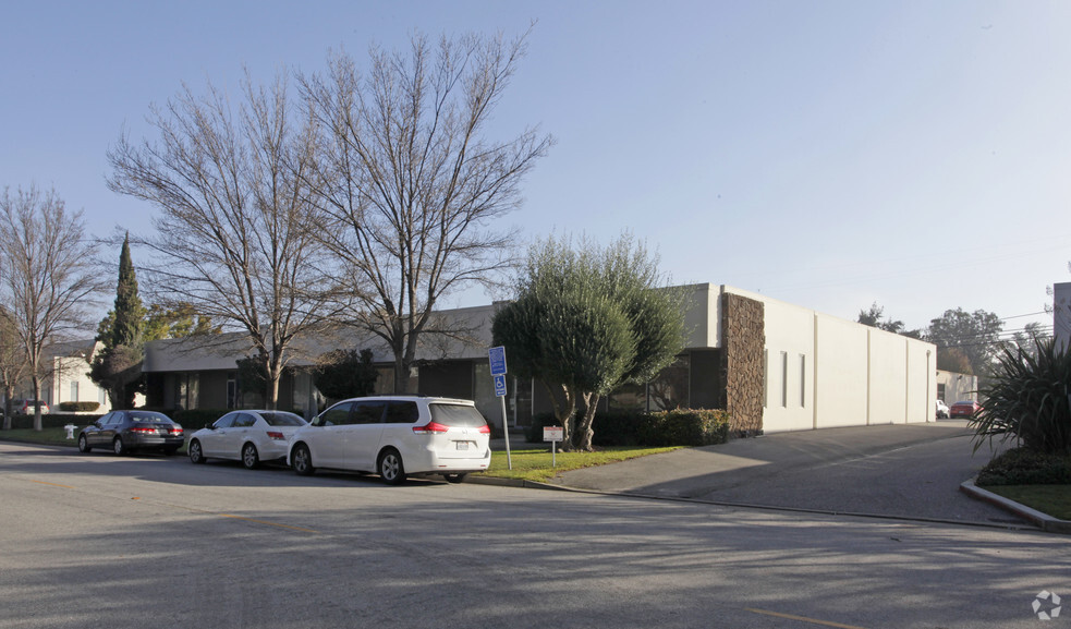 Primary Photo Of 730-734 N Pastoria Ave, Sunnyvale Light Manufacturing For Lease