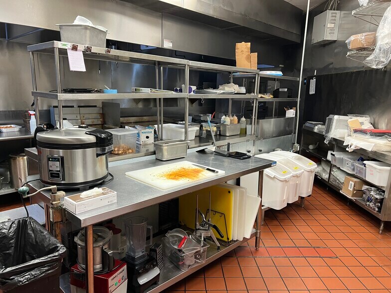 More Photos Of 13423 Beach Blvd, Jacksonville Unknown For Lease