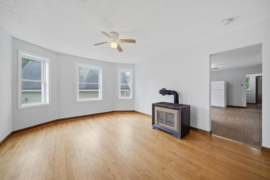 More Photos Of 61 B St, Manchester Multifamily For Sale