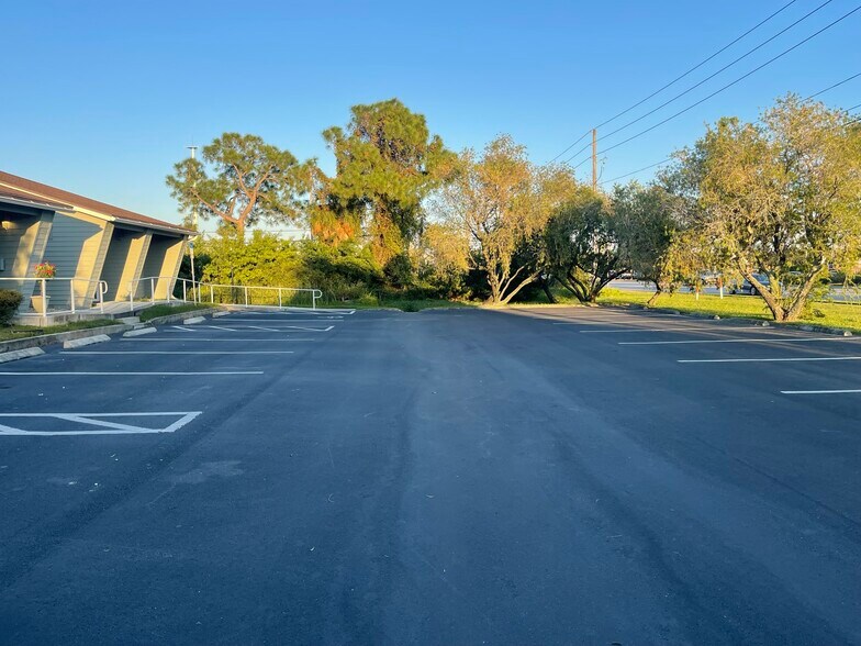 More Photos Of 10225 Ulmerton Rd, Largo Medical For Lease