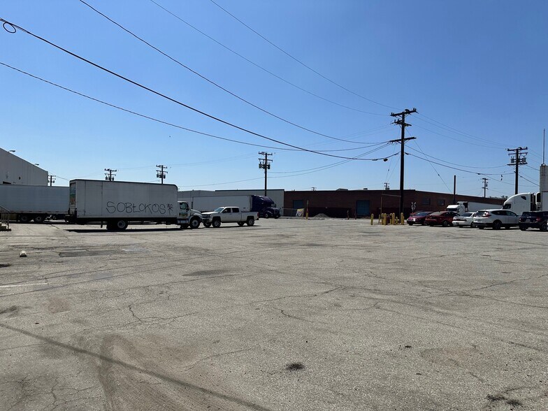 More Photos Of 4270-4310 S Maywood Ave, Vernon Warehouse For Lease