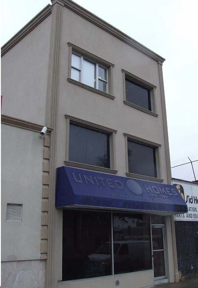 Primary Photo Of 139-27 Queens Blvd, Jamaica Office For Lease
