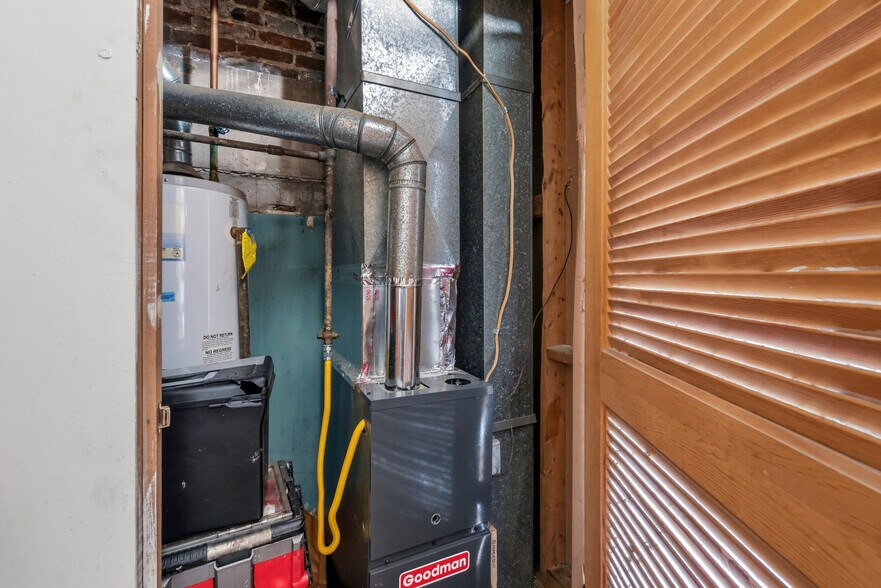 More Photos Of 873 W Lombard St, Baltimore Multifamily For Sale