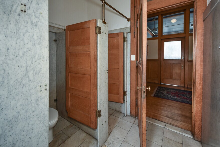 More Photos Of 4403 St Clair Ave, Cleveland Coworking Space