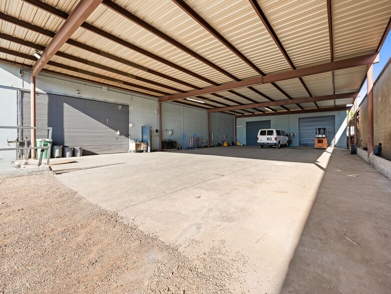 More Photos Of 4239 N 40th Ave, Phoenix Warehouse For Sale