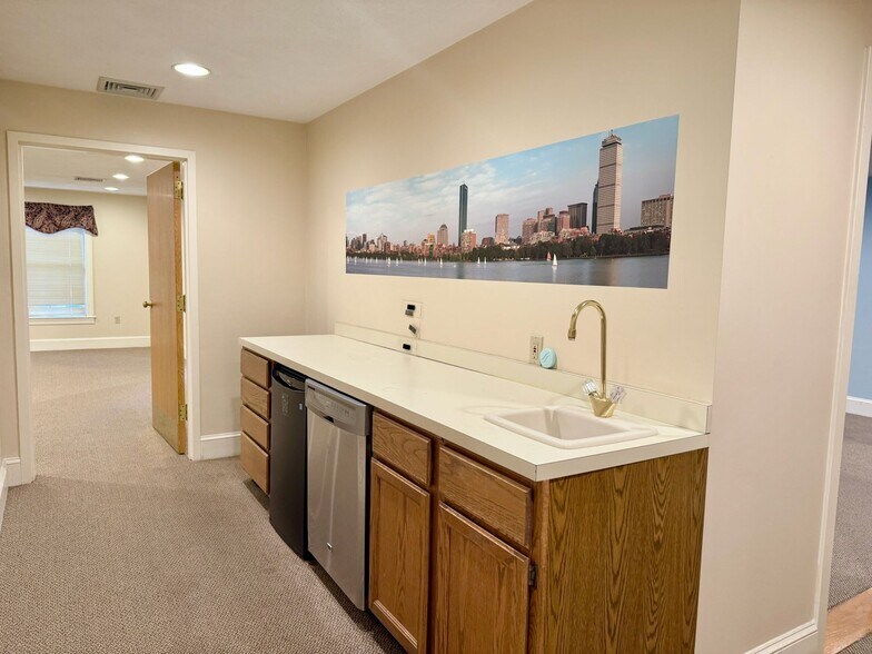 More Photos Of 1624 Sudbury Rd, Concord Medical For Lease