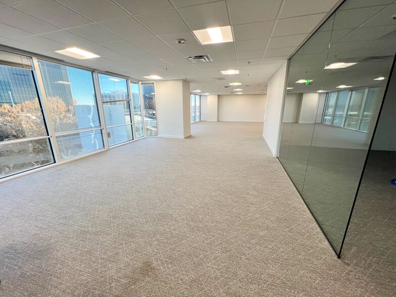 More Photos Of 12377 Merit Dr, Dallas Office For Lease