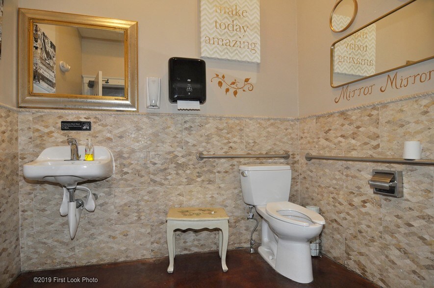 More Photos Of 146 Acorn St, Providence Freestanding For Sale