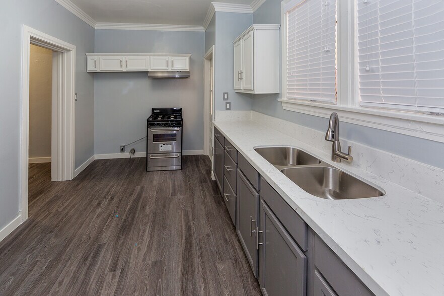 More Photos Of 444 Chestnut Ave, Long Beach Apartments For Sale