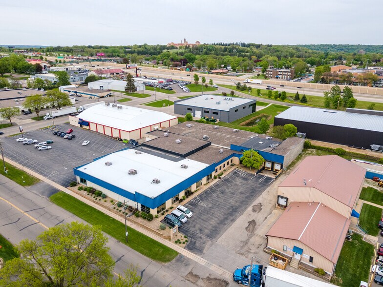 More Photos Of 1304 Valleyhigh Dr NW, Rochester Showroom For Sale