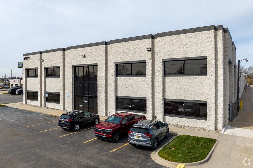 More Photos Of 27733 Groesbeck Hwy, Roseville Warehouse For Sale
