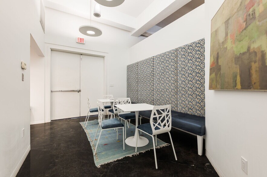 More Photos Of 811 N Broadway Ave, Oklahoma City Office For Lease