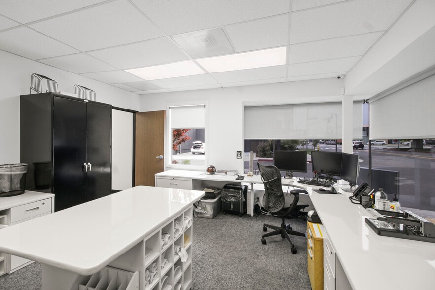 More Photos Of 1415-1441 Gardena Ave, Glendale Warehouse For Lease