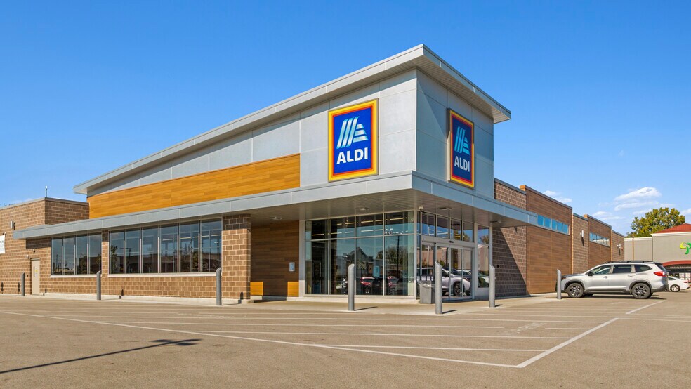 Primary Photo Of 2324 Lineville rd, Suamico General Retail For Sale