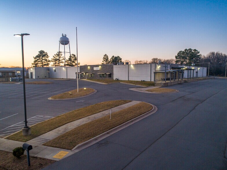 More Photos Of 1122 S 2nd St, Cabot Industrial For Sale