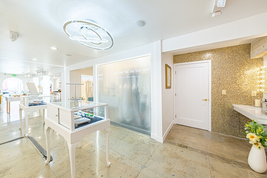 More Photos Of 330 N Western Ave, Los Angeles Storefront Retail Office For Sale
