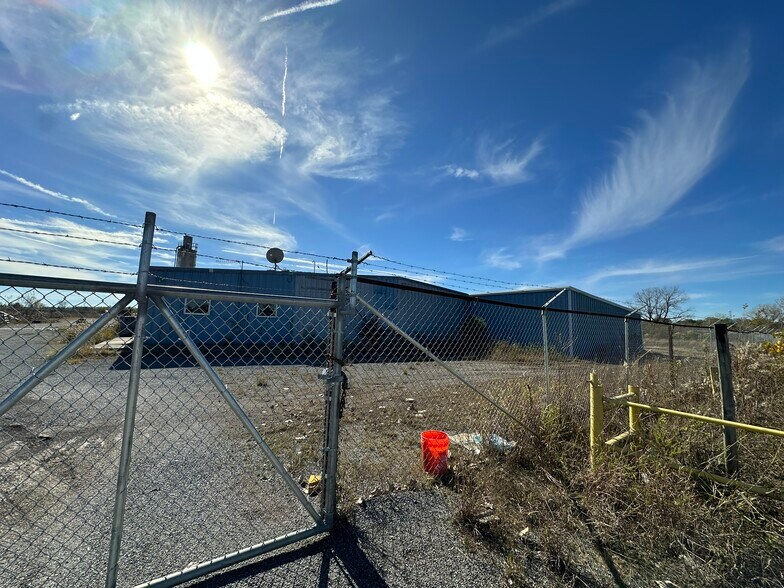 More Photos Of 611 Azalea Dr, Muskogee Warehouse For Sale