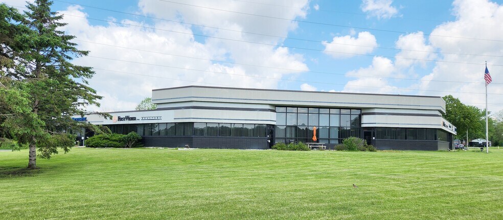 More Photos Of 1507 E Sunset Dr, Waukesha Medical For Lease