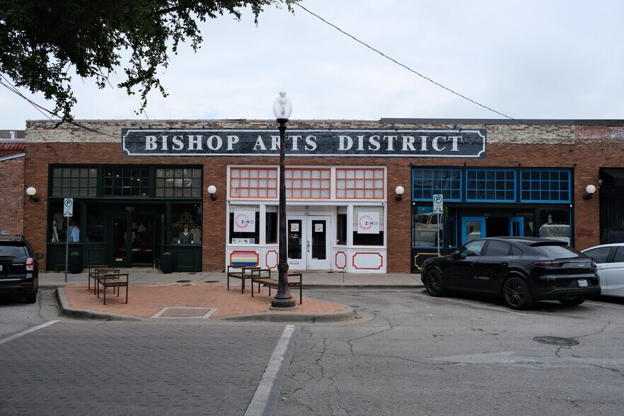 Primary Photo Of 310-380 W 7th St, Dallas Unknown For Lease