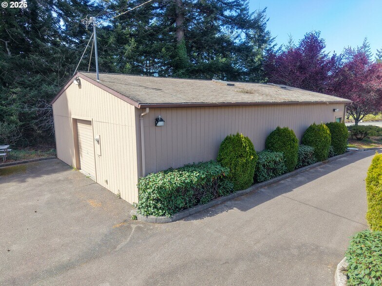 More Photos Of , Coos Bay Office For Sale