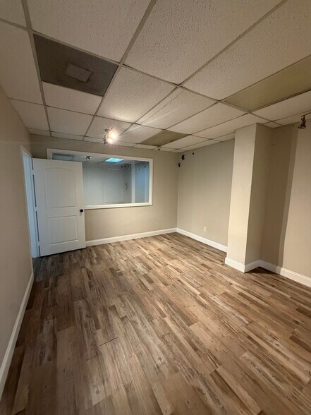 More Photos Of 4429 Spencer Hwy, Pasadena Warehouse For Lease