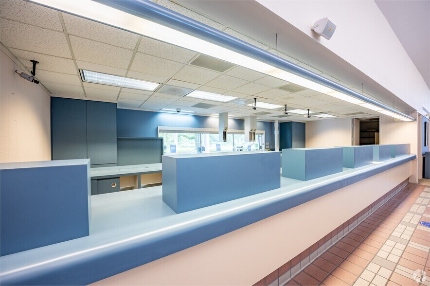 More Photos Of 15302 Amberly Dr, Tampa Bank For Lease