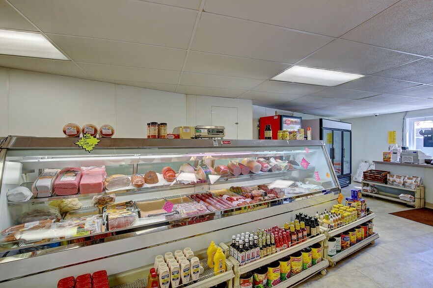 More Photos Of 510 S Pearl St, Coal Township General Retail For Sale