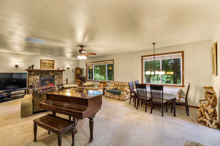 More Photos Of 918 Citadel Dr, Everson Multifamily For Sale