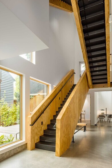 More Photos Of 3824 N Vancouver Ave, Portland Loft Creative Space For Lease