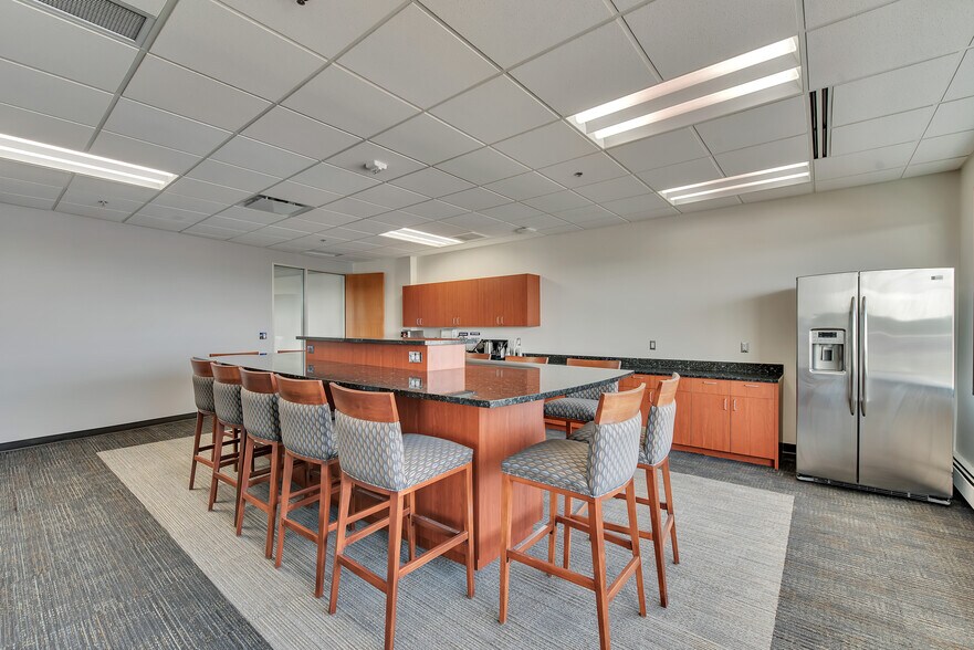 More Photos Of 28333 Telegraph Rd, Southfield Office For Sale