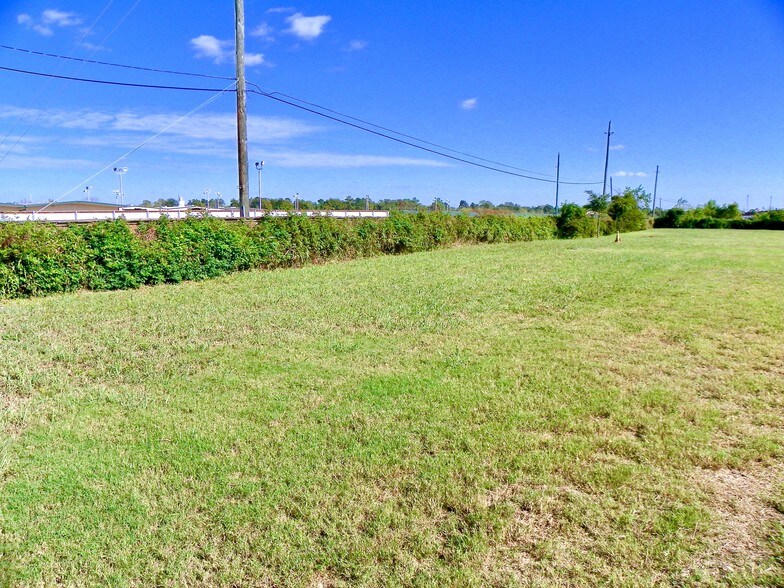 More Photos Of 16570 Beaumont Hwy, Houston Land For Lease