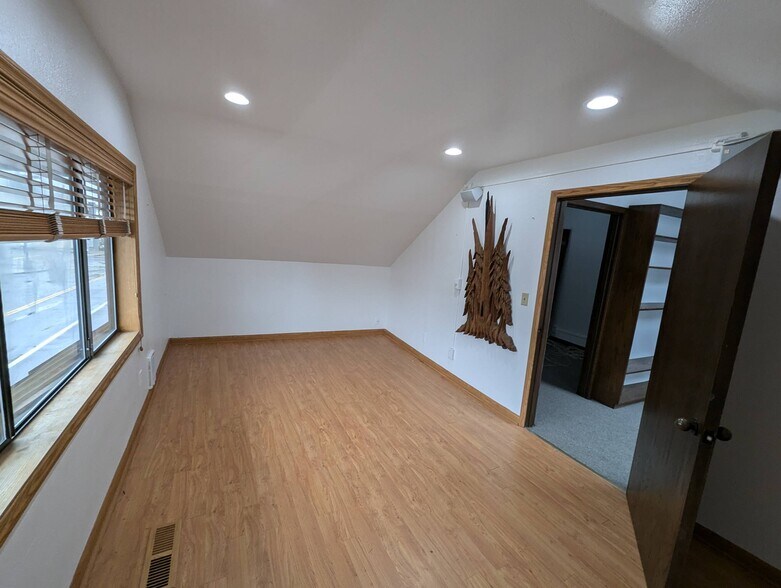 More Photos Of 329 E Main St, Auburn Loft Creative Space For Lease